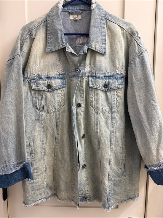 easel Jackets & Blazers - easel Light Wash Distressed Denim Jacket